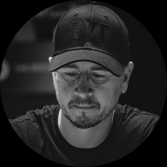 Meet your Posher, Aaron - Picture 1 of 1